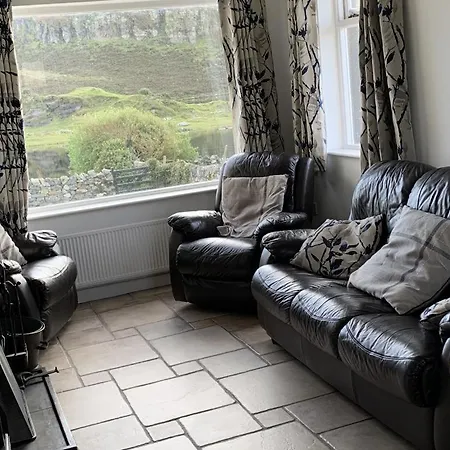 Vakantiehuis Captivating 3-bed In Port Na Blagh